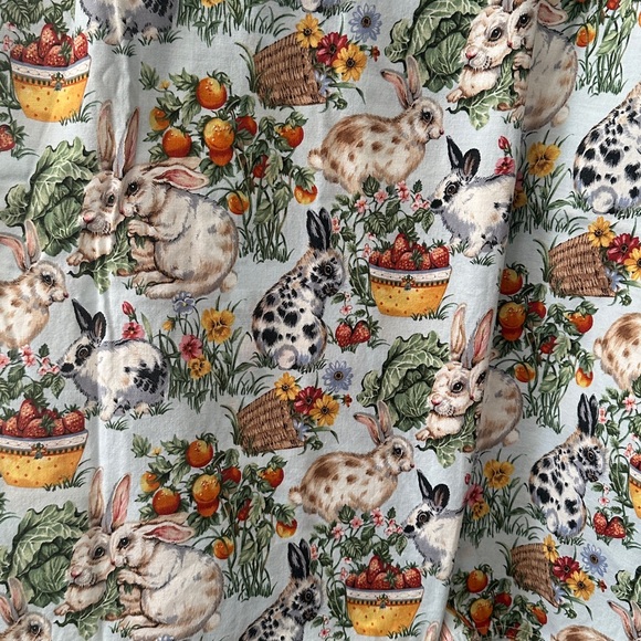 Simply Comfort Womens Easter Scrub Shirt Medium Bunnies Floral Artsy cottagecore - Picture 7 of 9